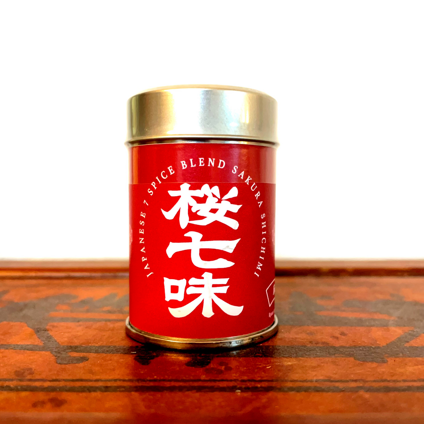 ［七味唐辛子］10g｜桜七味｜スパイス ハーブ 赤唐辛子 桜葉 生姜 葉山椒 げんこう 麻の実 赤胡椒 伝統 ギフト - 京都麻の葉