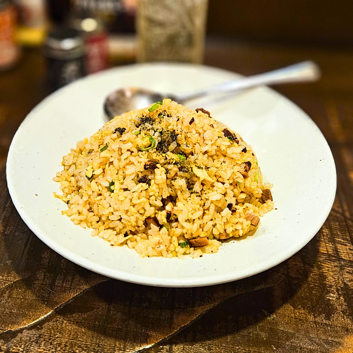 ［七味唐辛子］10g｜炭七味｜料理格上げスパイス ハーブ 赤唐辛子 青唐辛子 黒豆 ごぼう 実山椒 麻の実 麻炭 伝統 ギフト - 京都麻の葉